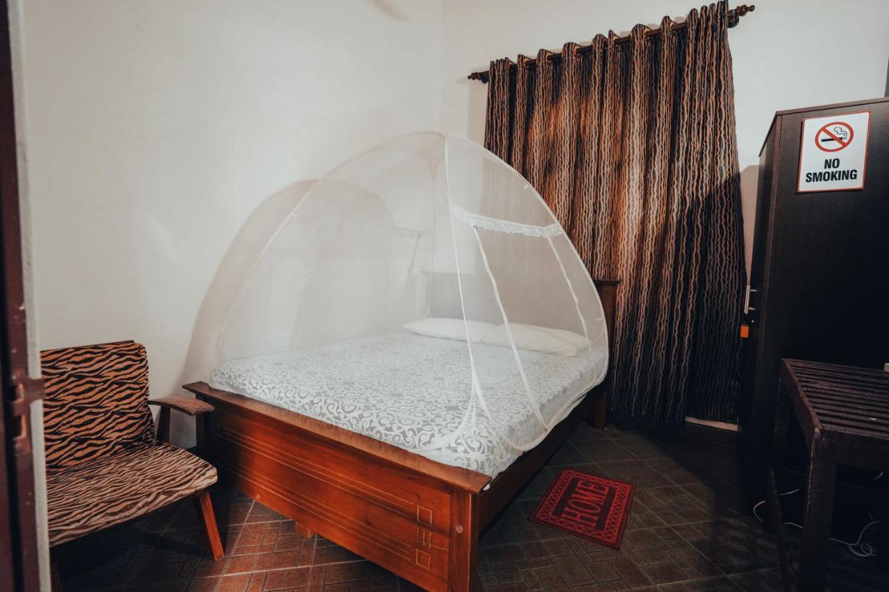 Lilly Palace Villa Guest House ネゴンボ エクステリア 写真
