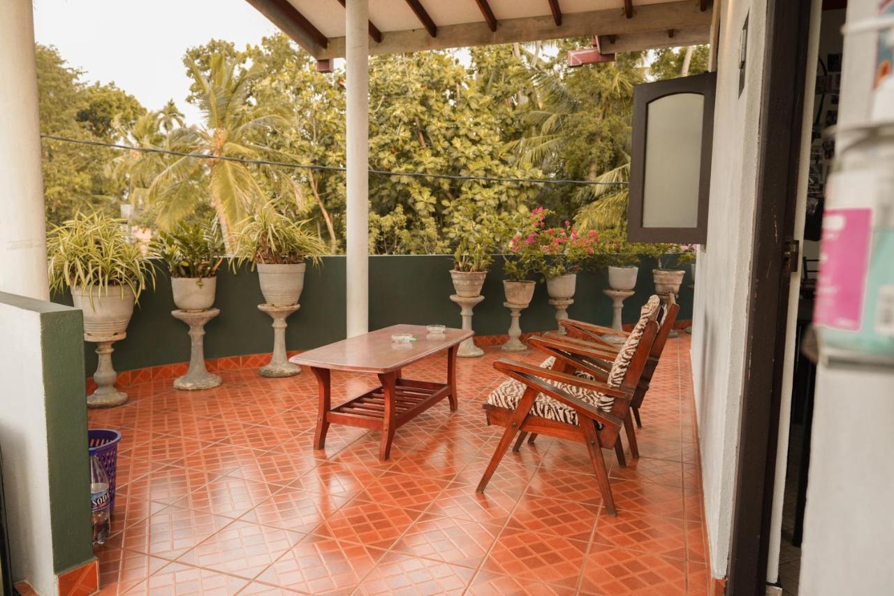 Lilly Palace Villa Guest House ネゴンボ エクステリア 写真