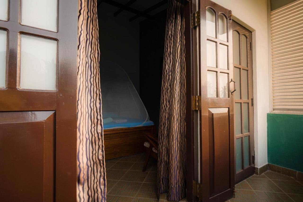 Lilly Palace Villa Guest House ネゴンボ エクステリア 写真