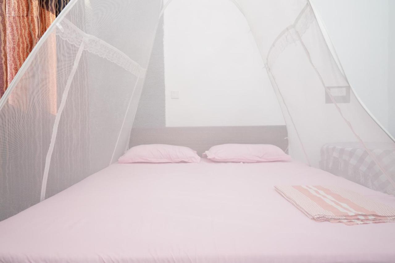 Lilly Palace Villa Guest House ネゴンボ エクステリア 写真